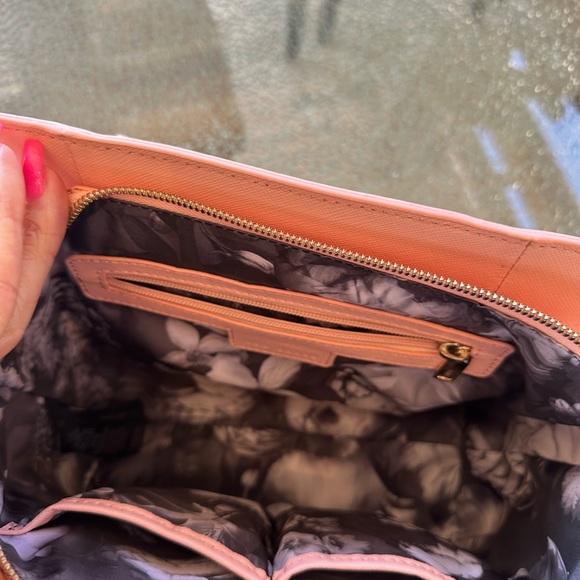 Beautiful Pink Ted Baker Handbag W/ removable long strap. EUC - Picture 5 of 11